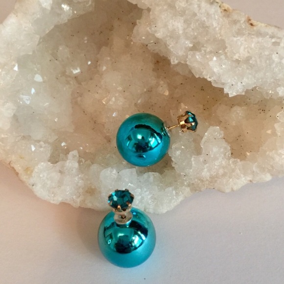 Boutique Jewelry - ⚡️🆕 Shiny Blue Double Sided Ball W/ Crystal Stud